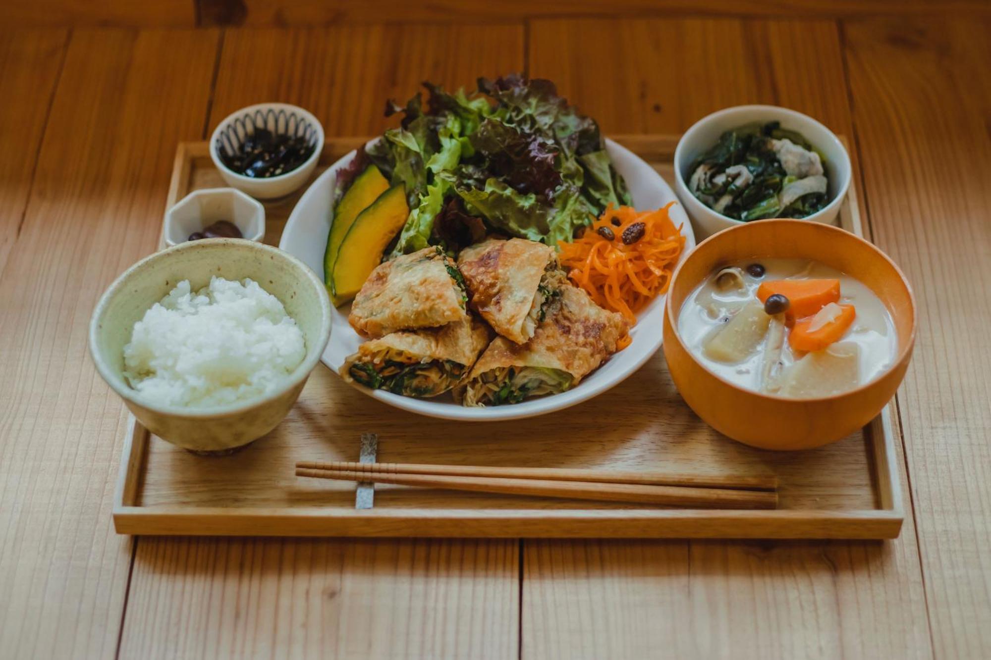Ten To Sen Guesthouse Takamatsu Bagian luar foto